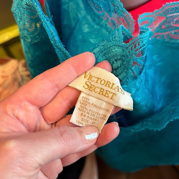 VTG Victoria’s Secret Aqua Slip - Picture 9 of 9